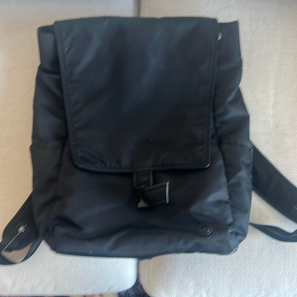 Lululemon black Urbanite travel backpack
